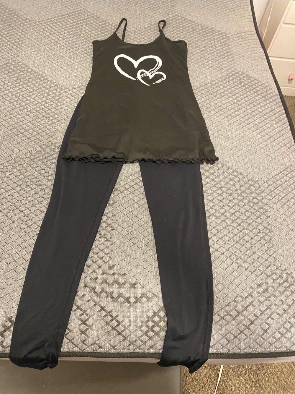 This is a set. Black Heart Graphic Tank & Black Leggings Set